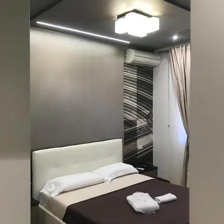 Dimora Frattina Pensión *