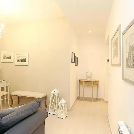 Dimora Frattina Pensión