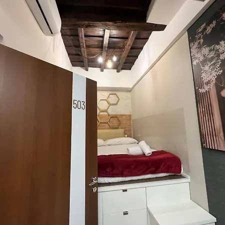 Dimora Frattina Pensión